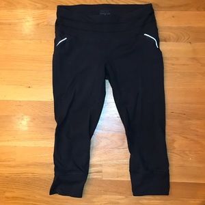 Athleta Crop Legging Size Medium
